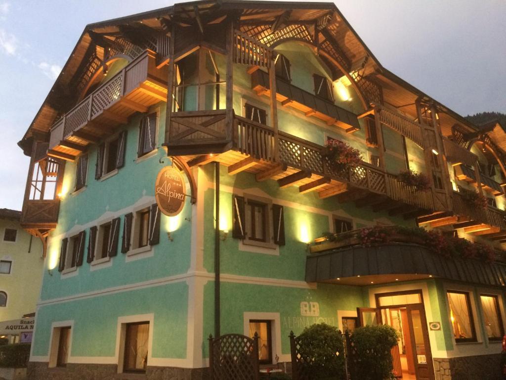 Hotel Alpina ピンツォーロ エクステリア 写真