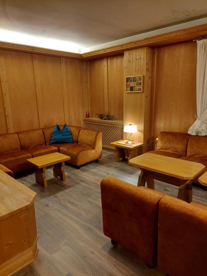 Hotel Alpina ピンツォーロ エクステリア 写真