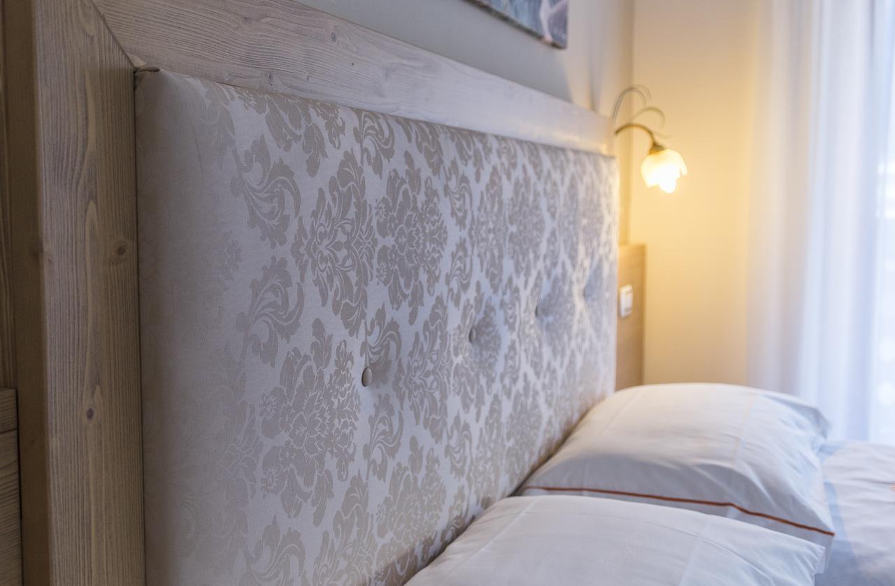 Hotel Alpina ピンツォーロ エクステリア 写真