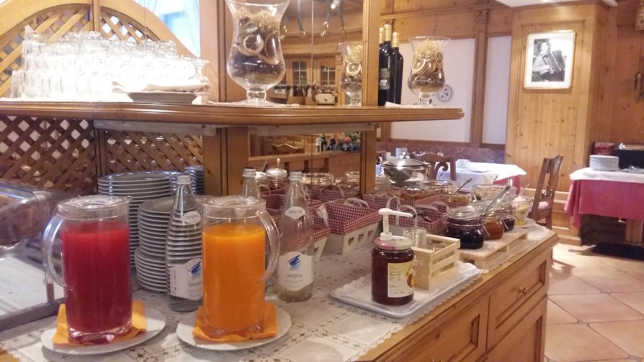 Hotel Alpina ピンツォーロ エクステリア 写真