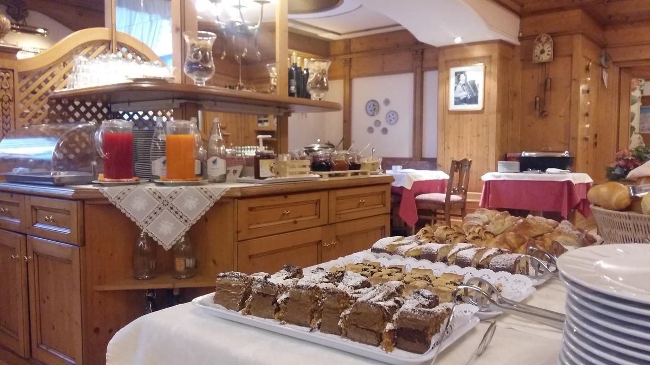 Hotel Alpina ピンツォーロ エクステリア 写真